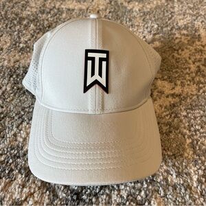 Tiger Woods Nike fitted hat size S/M